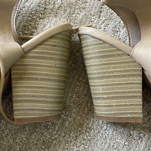 Nude lace up heels - Picture 8 of 9